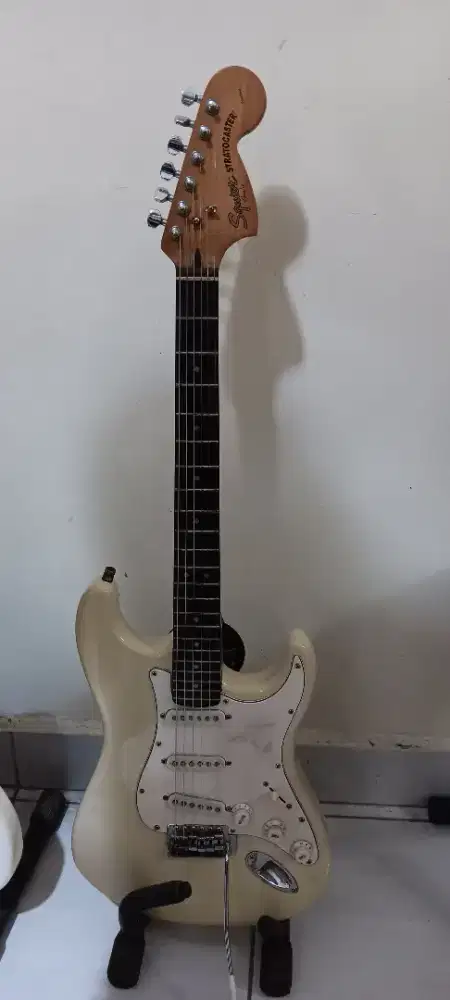Squier Stratocaster Standard by Fender