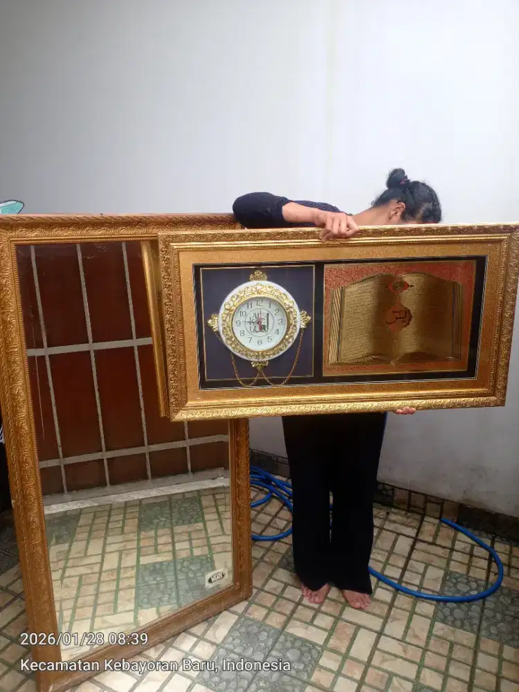 kaca kayu jati
T135CMXL76Cm&Jam Kayu ayat Al quran T56cmXL105cm
.