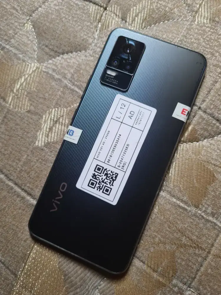 Vivo v21 nfc 8/256 sangat mulus
