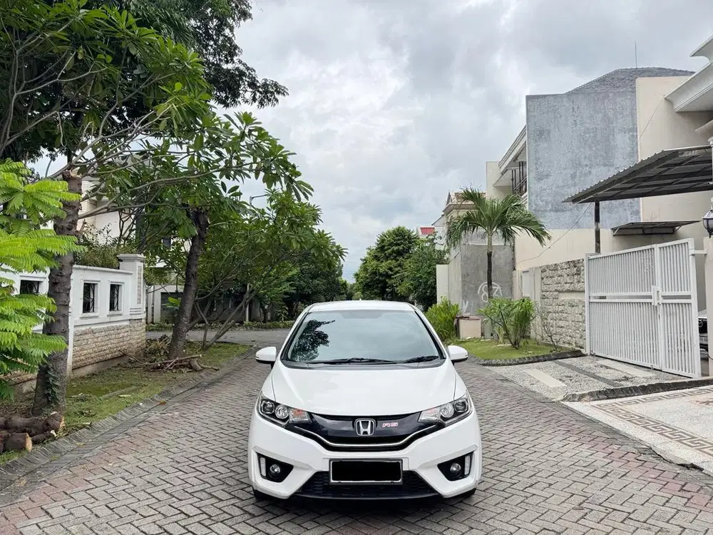 Honda Jazz RS 2017 Matic 1.5 Putih Facelift Plat L