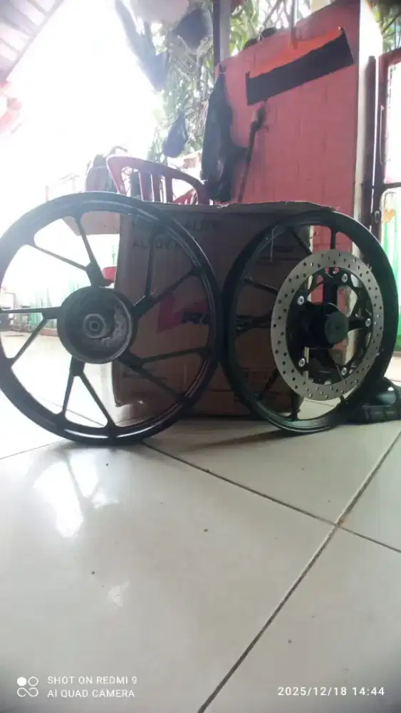 Velg motor vega merk v-rosi kondisi baru