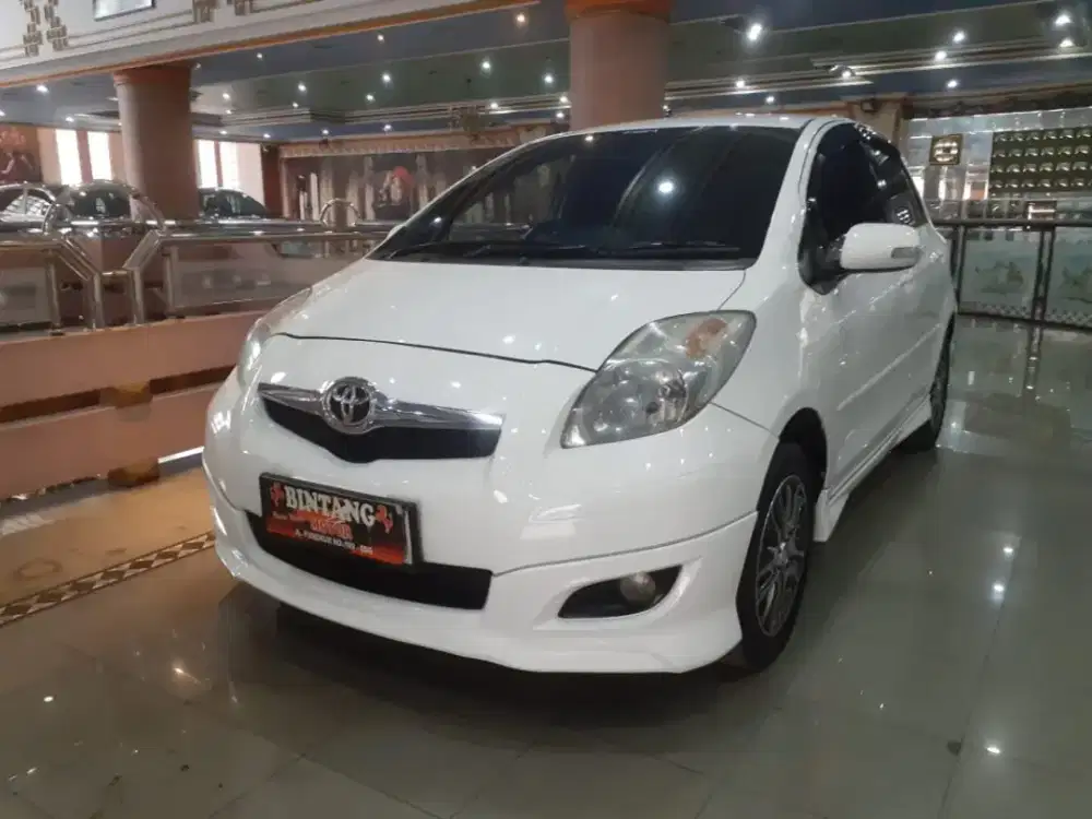 YARIS S LIMITED AT 2010 PUTIH / MODEL THN 2011 (BINTANG MOTOR)