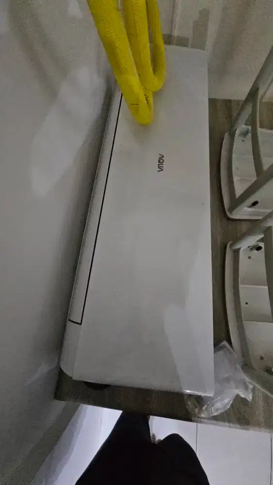 Di jual AC 2 pk merk Aqua
