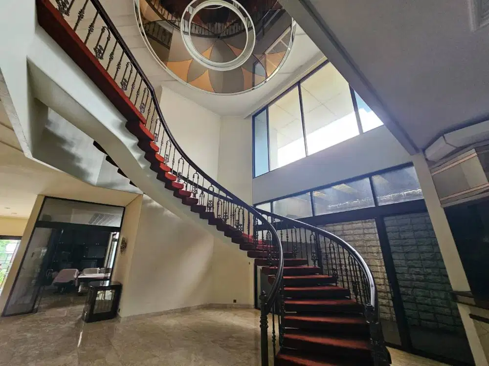 Dijual Rumah Mewah Tanah Luas Di Kawasan Jakarta Selatan LR-17739
