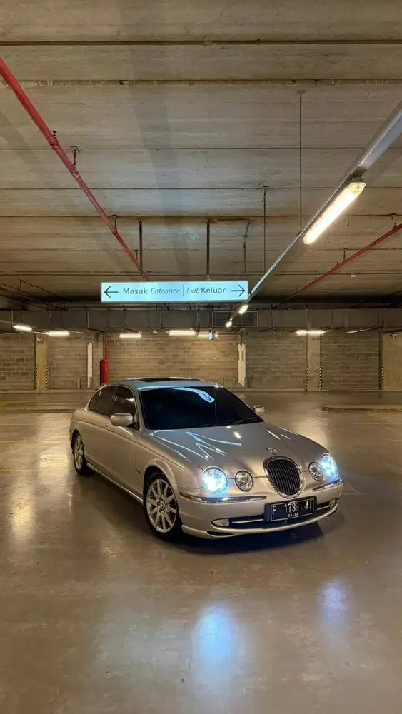 Jaguar S Type Executive 2001 Silver 2000 Mobkas 2002 dijual Cepet Bu