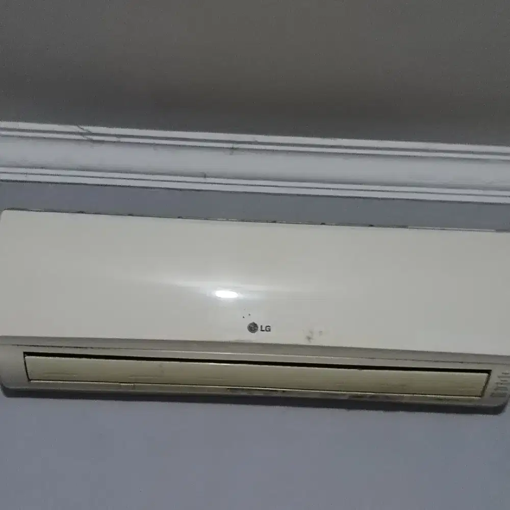 Jual Cepat AC LG 1/2 pk mash sangat dingin  mash digunakan