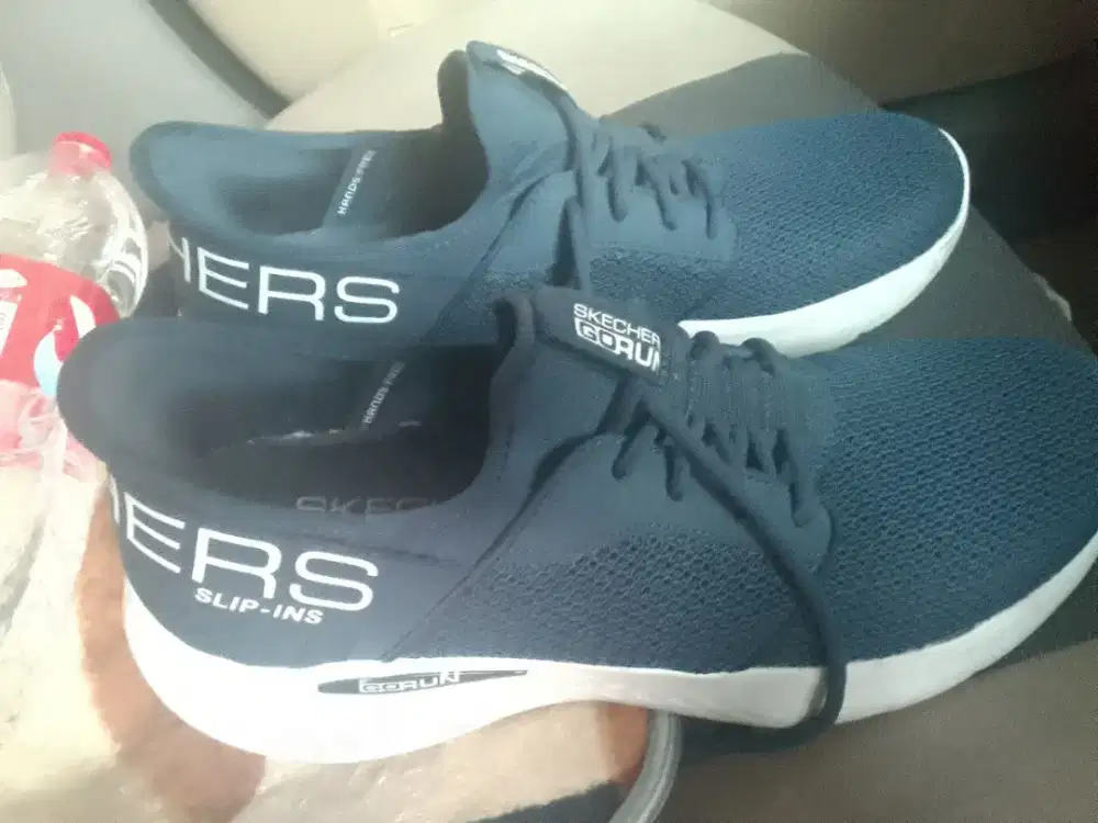 Jual cepat 4 sepatu kondisi bagus , borong 4, rp 2 juta