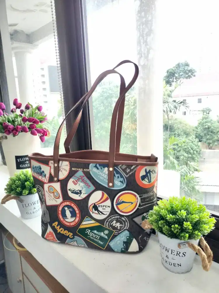 TOTEBAG MICHAEL KORS LIMITED EDITION SERI ALPEN