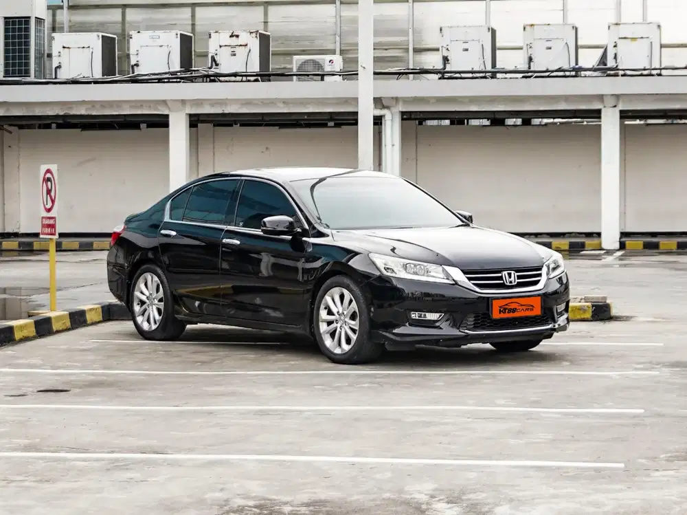 Honda Accord 2.4 Vtil AT
HITAM