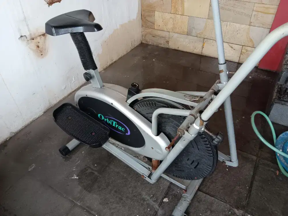 sepeda elips Orbitrac.