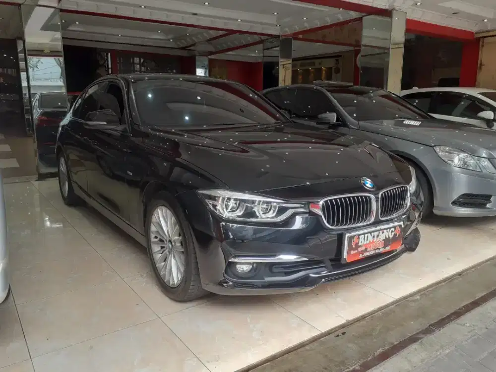 BMW 320i AT 2018 KM RENDAH BLACK / MODEL THN 2019 (BINTANG MOTOR)