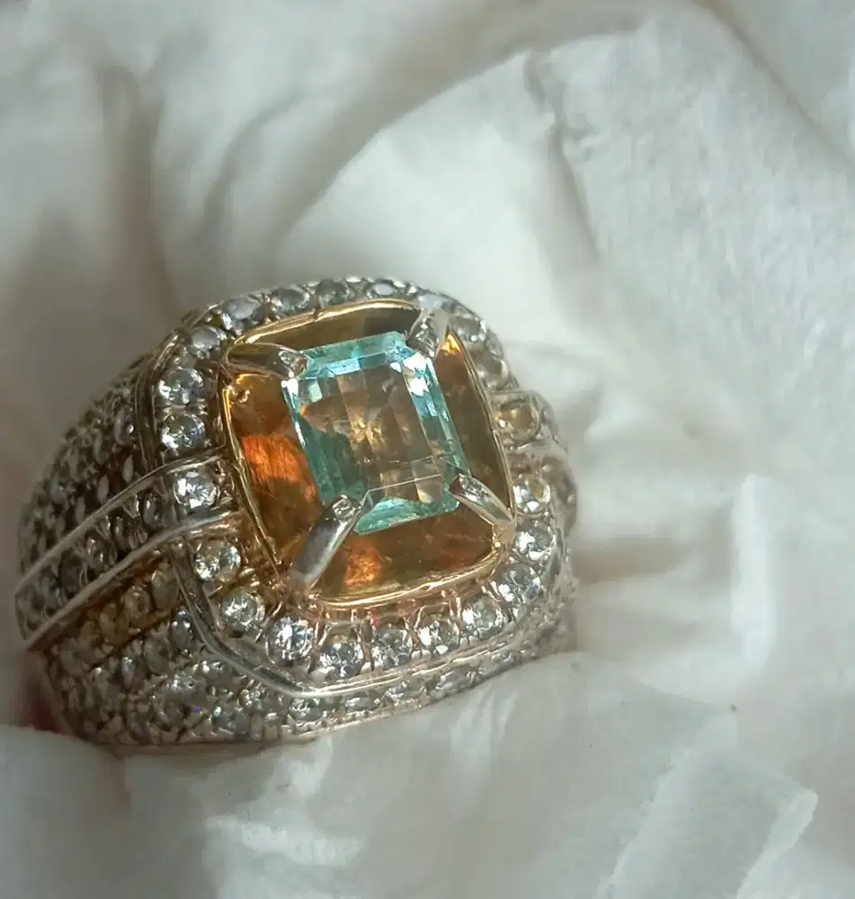 Zamrud Colombia Insignificant eye clean loupe clean