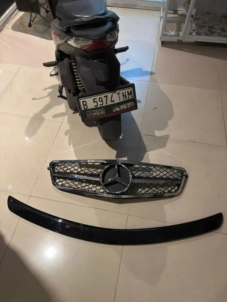 GRILL AMG DAN DUCKTAIL