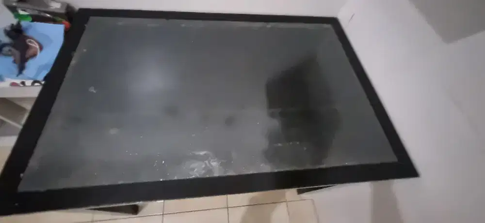 Meja makan + 4 kursi makan