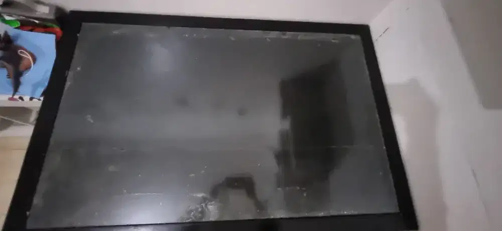 Meja makan + 4 kursi makan