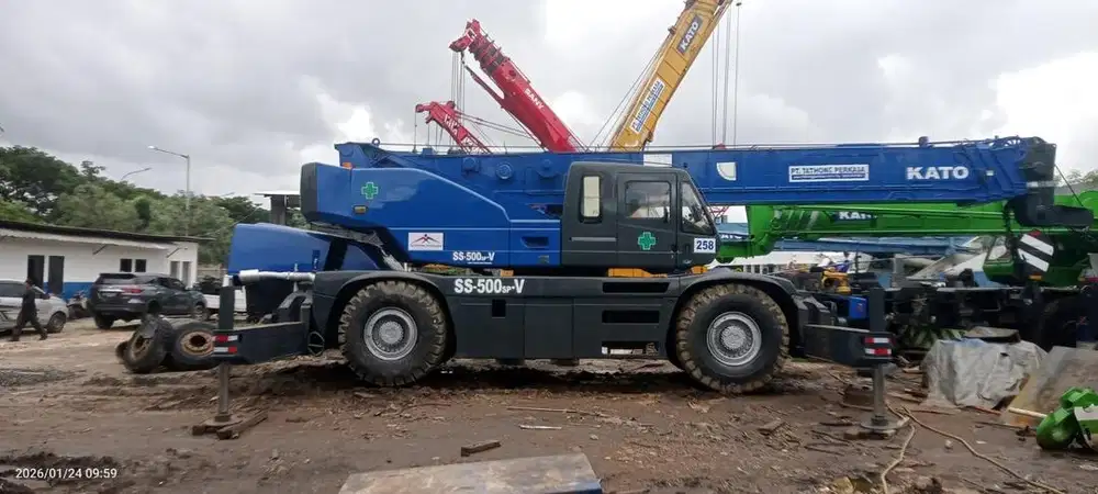 KATO ROUGHTER CRANE 50 TON
