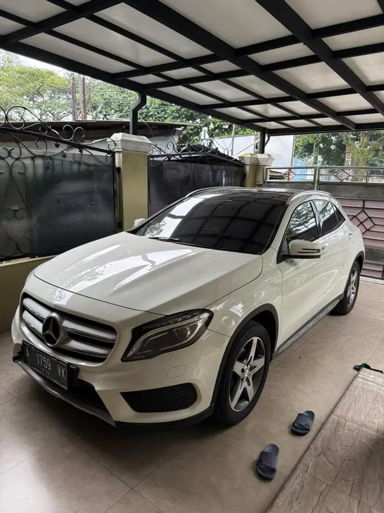 Mercedes Benz GLA 200 AMG LINE
