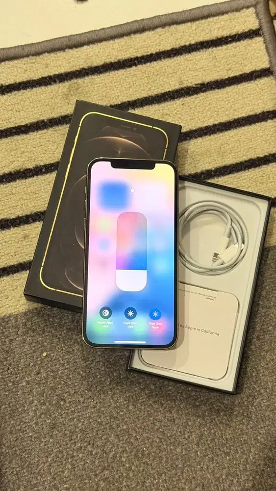 Dijual Iphone 12 Pro 256GB Gold Terdaftar Mulus Lengkap