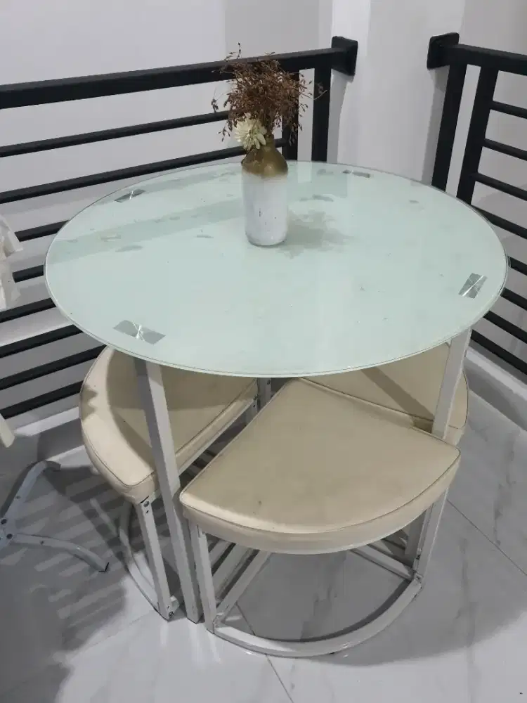 Meja makan bulat  Zeus Informa