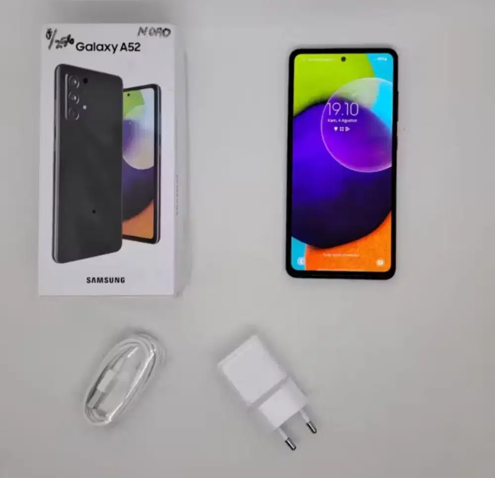 Jual charger bawaan dari hp samsung A52, udah fast charging, nego