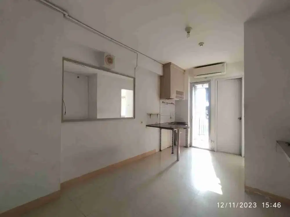 Jual  Cepat dan murah butuh uang, 2BR Semi Furnished Apartemen Bassura City