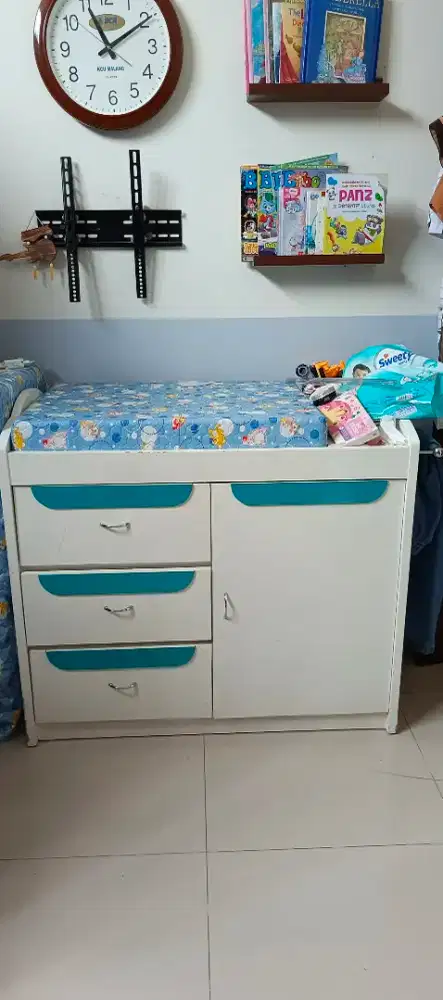 Baby Tuffle Meja ganti baju bayi Bekas