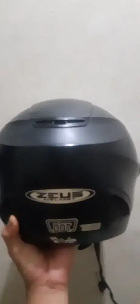 ZEUZ HELMET GOOD CONDITIONS