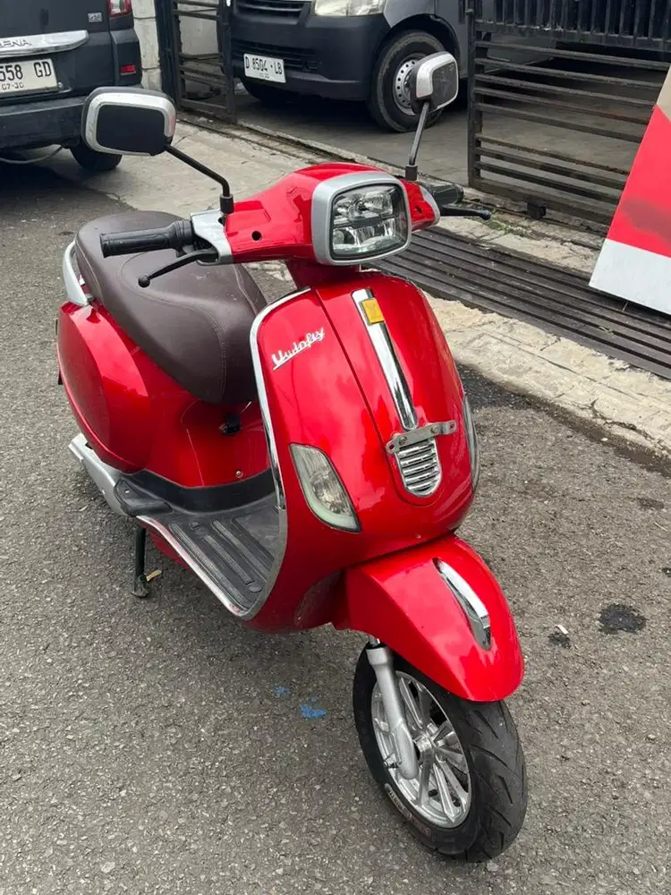 Sepeda Motor Listrik / Molis VESPA UWINFLY T3 Super.BATRE FULL BARU !!