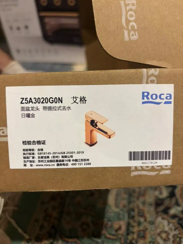 Kran Panas Dingin Basin Gold Escuadra