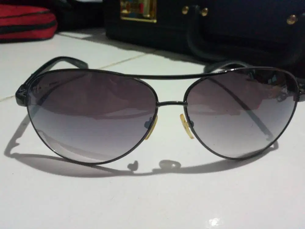 Dijual Cepat Kacamata merk RB Space masih mulus dan bagus