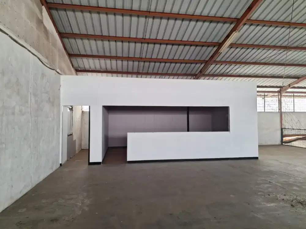 Disewakan gudang 900m2 Jl. Cibolerang