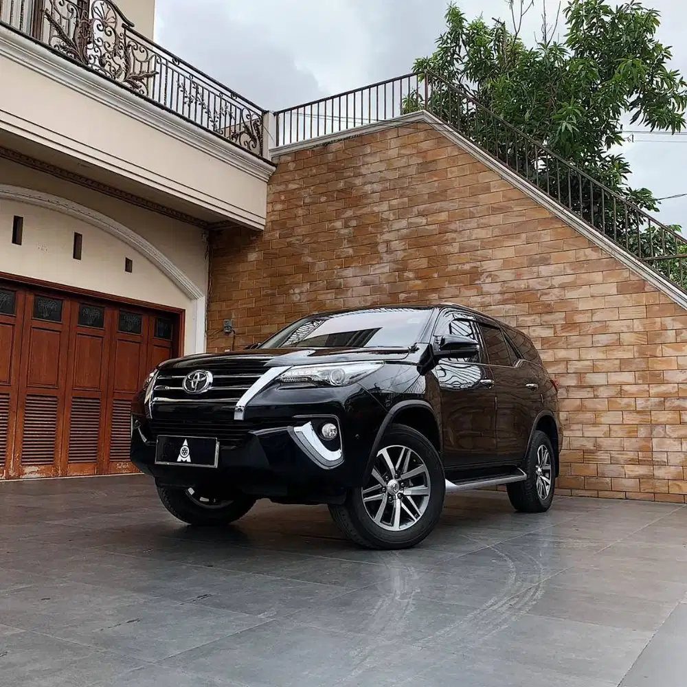 Toyota Fortuner 2.4 VRZ A/T 4 x 2 Tahun 2020