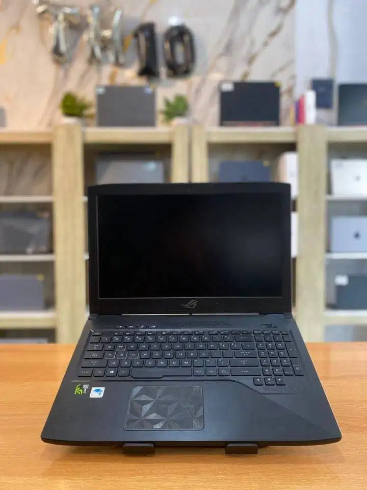 ASUS ROG STRIX GL503VD INTELCOREI7-7700HQ GTX 1050 4GB SSD256+1TB/16GB