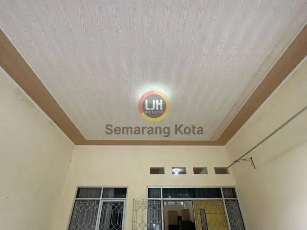 Bangunan Usaha di Daerah Nongkosawit