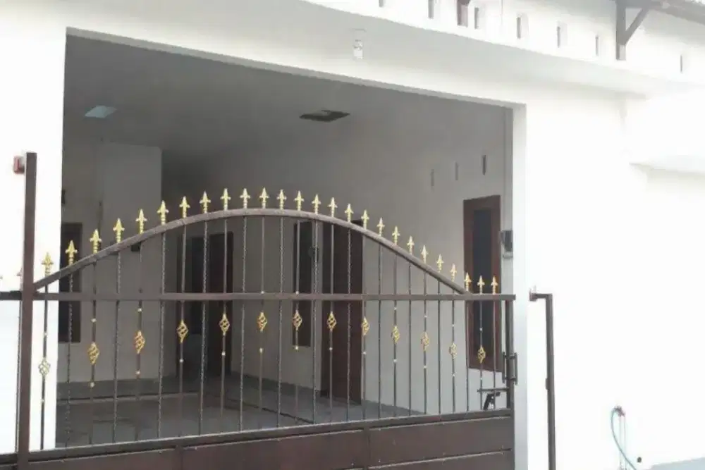 Dijual Cepat Rumah Kos 7 Pintu di Wilayah Strategis