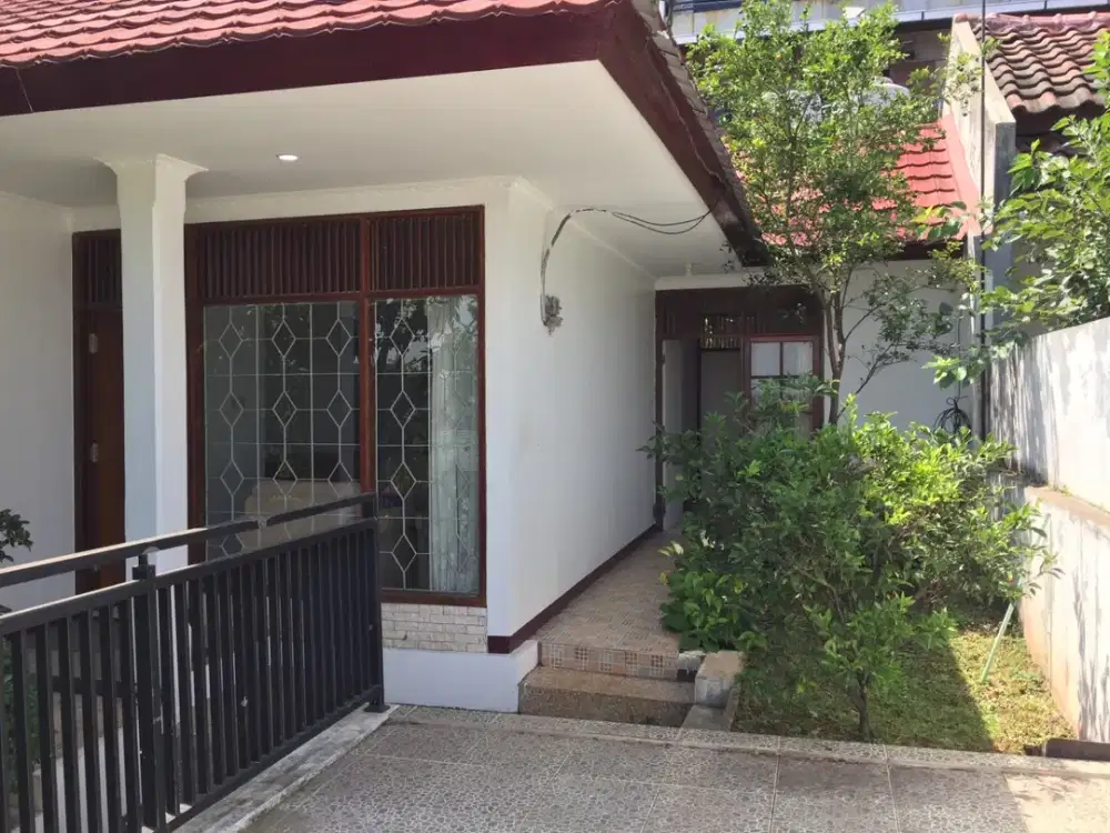 Dijual rumah asri nuansa villa, udara sejuk, view kota Bandung