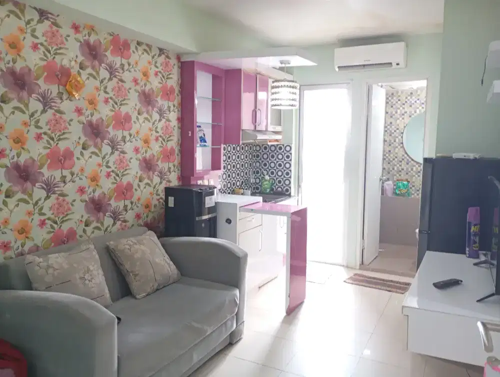 DISEWAKAN UNIT DIATAS MALL APARTEMEN BASSURA 2 KAMAR FURNIS