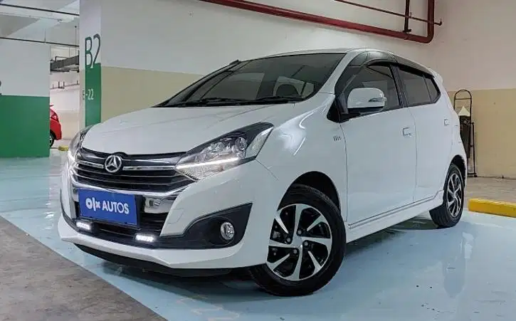 DP MURAH Daihatsu Ayla 1.2 R Bensin-MT 2018 Putih CVBQD