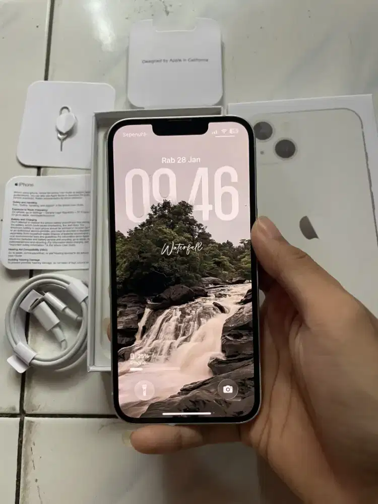 iPhone 13 128Gb White All Operator Fullset mulus Nominus Bukan Simlock