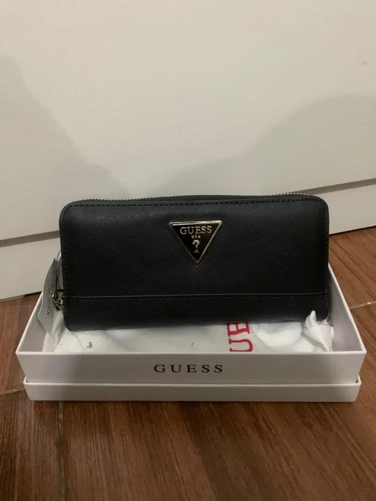 DOMPET GUESS new