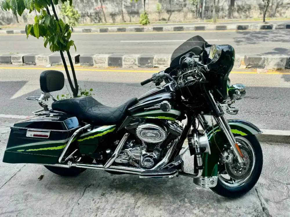 Dijual Harley Davidson Ultra CVO 2006 Screamin Eagle