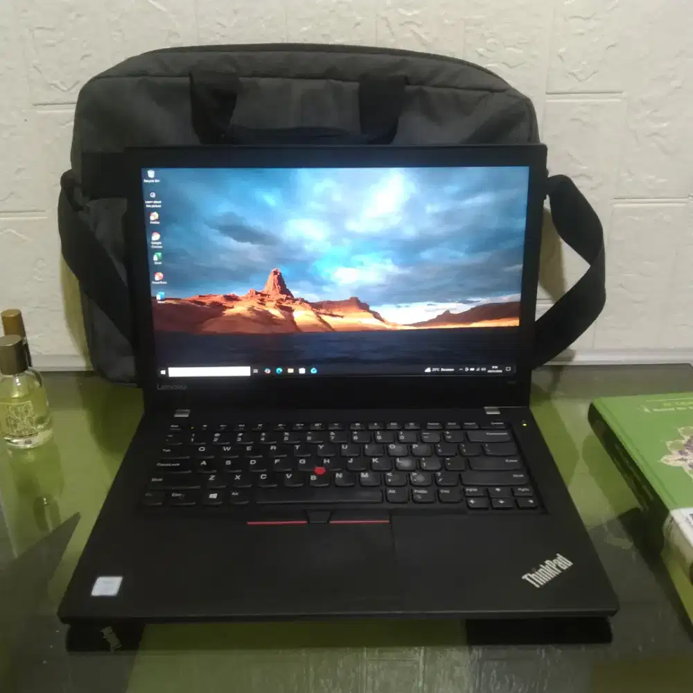 Lenovo thinkpad t470 core i5 ram 8gb sdd M2 256gb layar fhd body slim