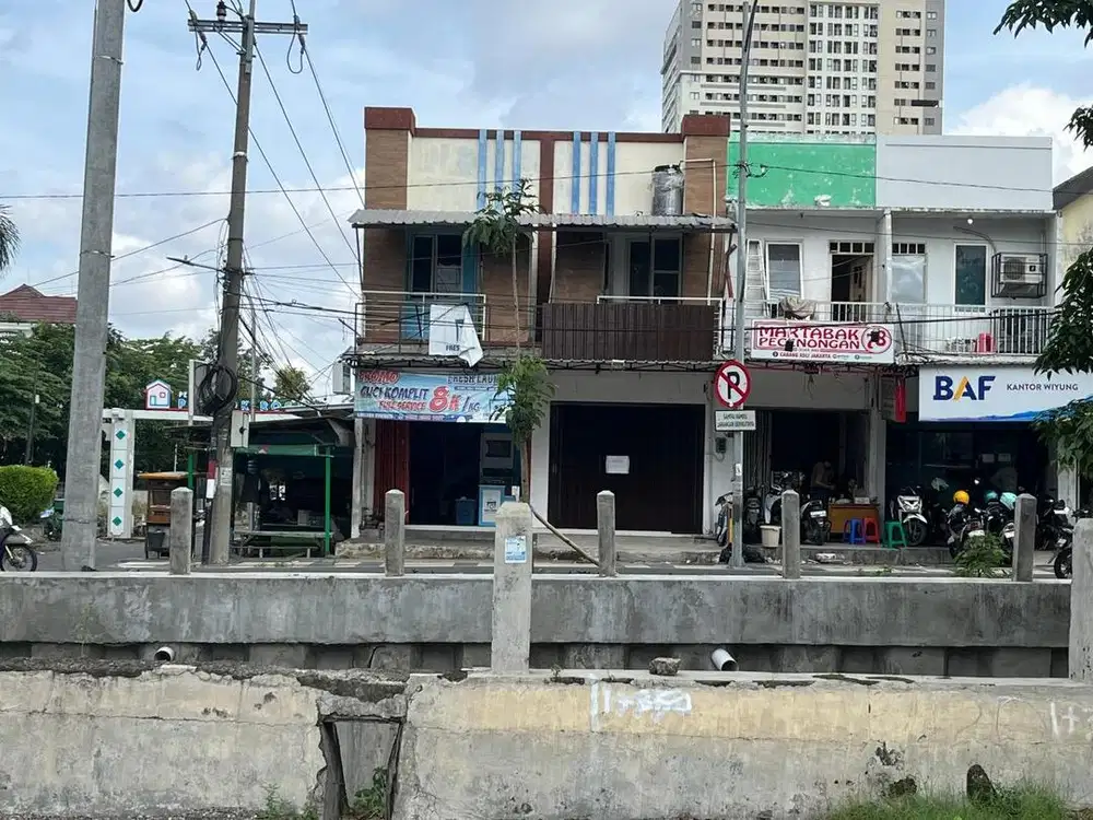 Disewakan Ruko 2 lantai ada kamar mandi dan siap pakai