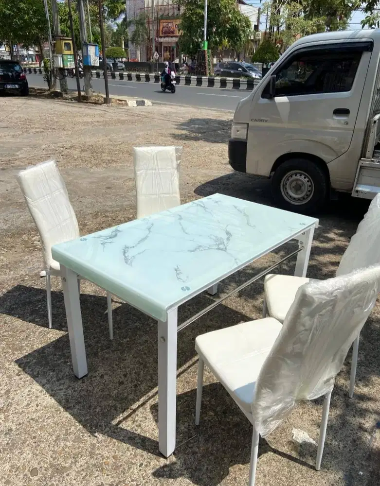 Meja Makan Kaca/Marmer Kursi 4