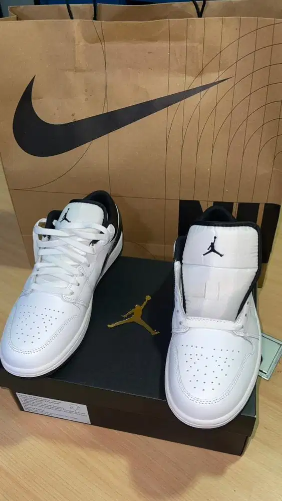 Sepatu, tas , baju baru