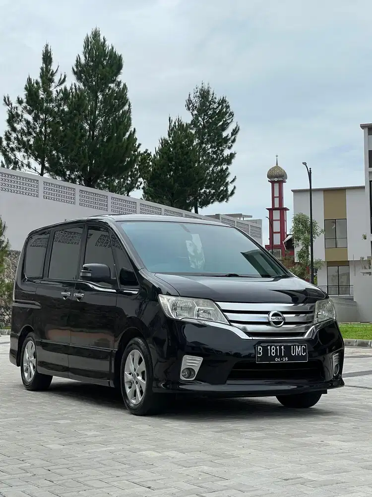 Nissan Serena HWS 2.0 AT 2013 Termurah