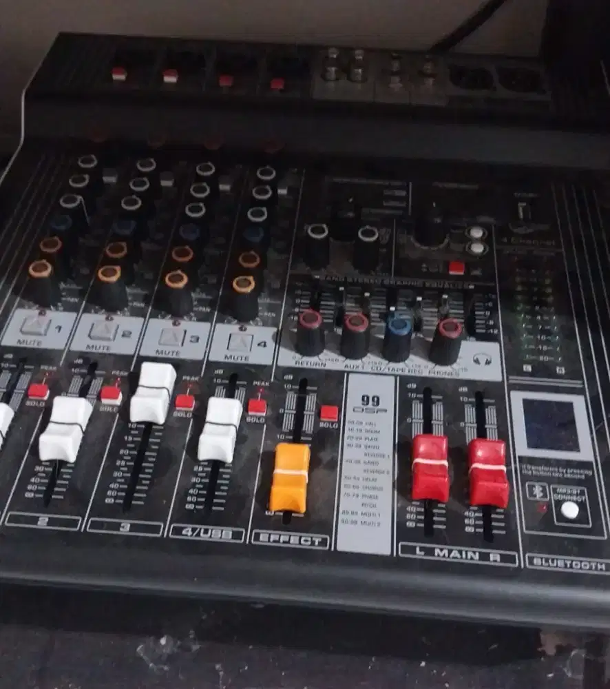 Dijual home karaoke set
- power mixer
- speaker