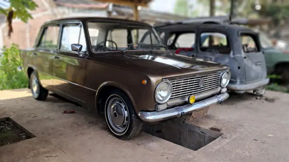 Fiat 124 berlina / bagong
