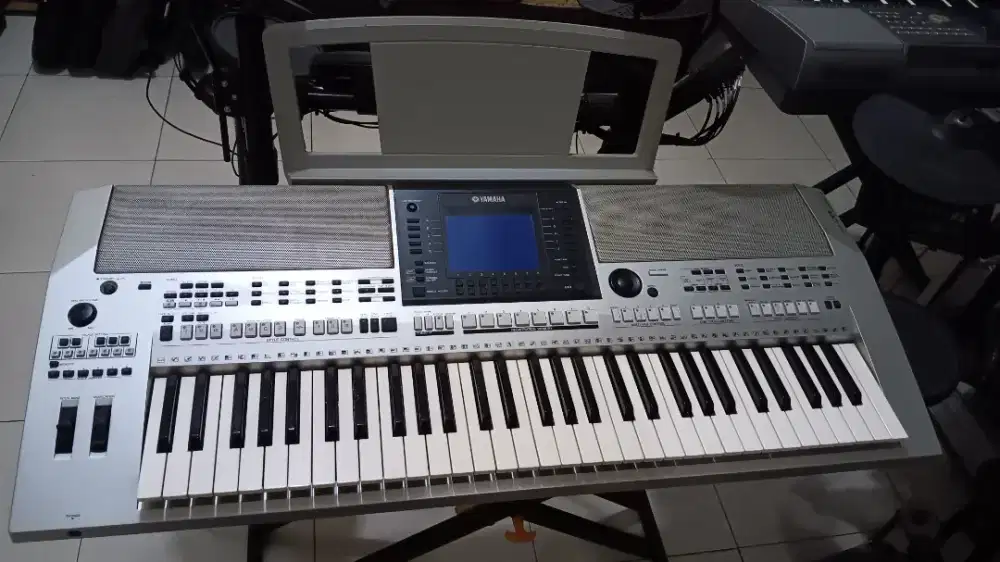 Yamaha PSR or 700
