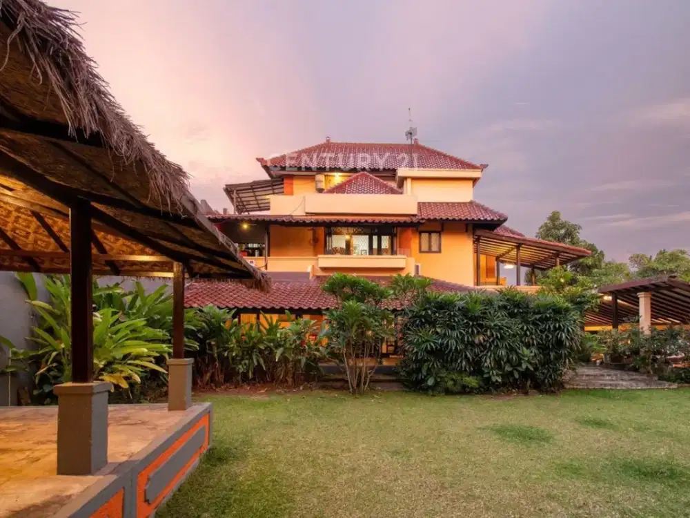 Dijual Rumah Asri Dan Artistik Nuansa Bali Di Cirendeu